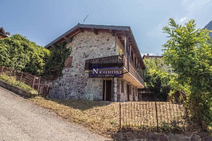 Villa a schiera via Prato del Pozzo 4, Boario, Gromo