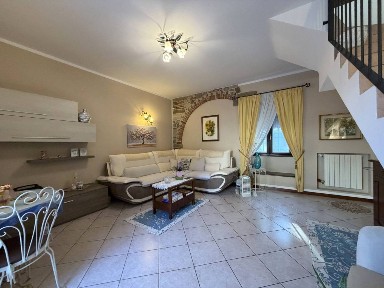 Villa a schiera via Alessandro Volta 19, Centro, Torre Boldone