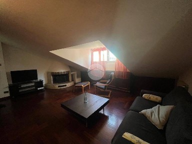 Bilocale via del casale santarelli 105, Morena, Roma
