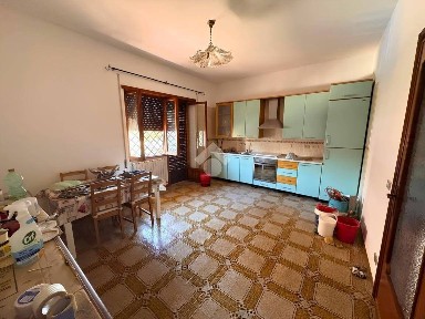 Trilocale via Vermicino 60, Borghesiana, Roma