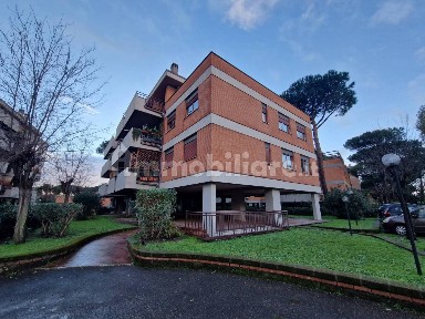 Appartamento via Sante Vandi, Romanina, Roma