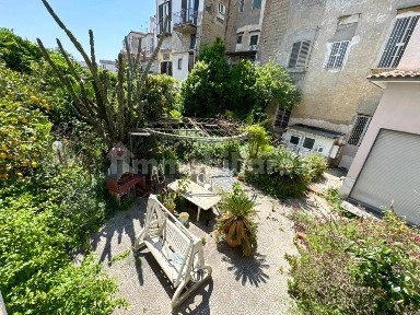 Appartamento via Foria, Sanità, Napoli