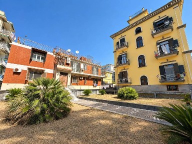 Portici, Via Giovanni Amendola, 17