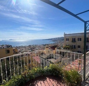 Appartamento via Achille Vianelli 2, Vomero, Napoli