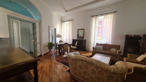 Appartamento via Luigia Sanfelice 23, Vomero, Napoli