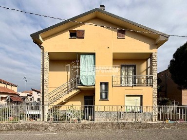 Usmate Velate, Corso Italia 35, Usmate