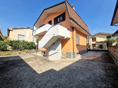 Limbiate, Via Lorenzo Mascheroni, 5