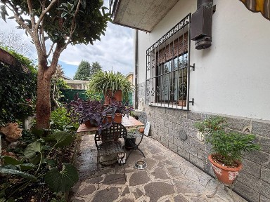 Giussano, Via Fratelli Cairoli, 12