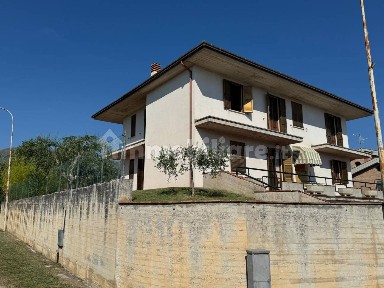 Villa bifamiliare Villa Rustici 46, Amandola
