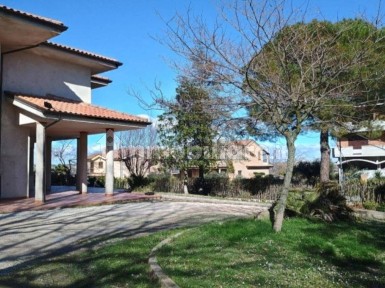 Villa all'asta via Andrea Cardinali 3, Monte San Pietrangeli