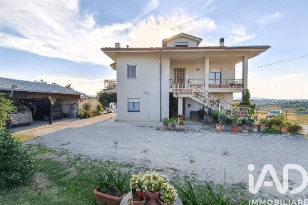Villa unifamiliare via colle cerreto 18, Montegiorgio
