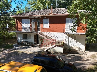 Amandola, Via Aldo Moro, 38