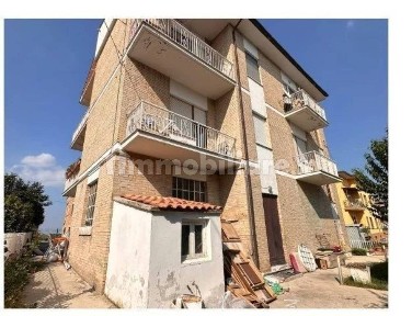 Villa all'asta via Bellini 44, Falerone
