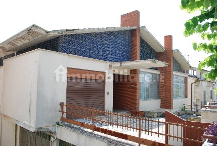 Villa bifamiliare via Risorgimento 11, Centro, Montegranaro