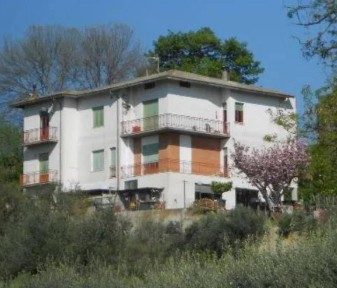 Villa all'asta via Crocedivia, Montegiorgio
