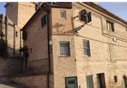 Villa all'asta Giacomo Matteotti, Monsampietro Morico