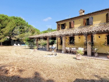 Villa unifamiliare C.da Svarchi, 10, Altidona