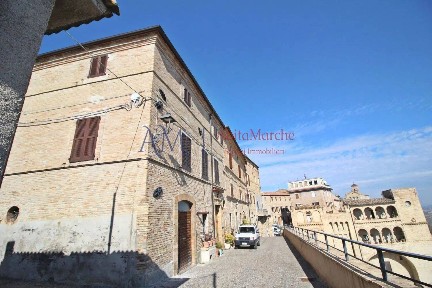 Massa Fermana, Via Brunforte, 12