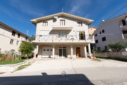 Villa unifamiliare via Alessandro Volta 17, Centro, Torre San Patrizio