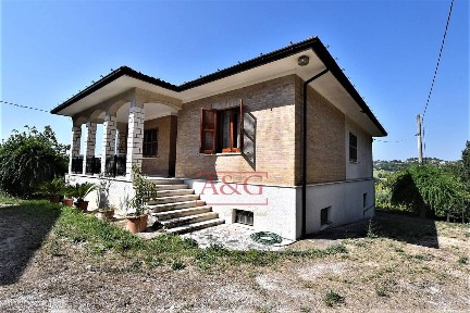 Montegiorgio, contrada fegatara