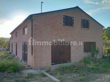 Villa unifamiliare, nuova, 200 m², Monterubbiano