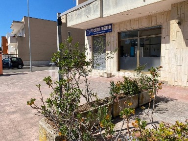 Locale commerciale in Vendita