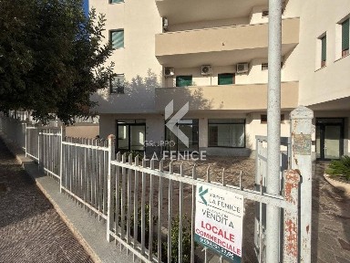 Attività commerciale in Vendita