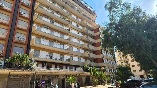 Appartamento via Sardegna 30, De Gasperi - Croce Rossa, Palermo