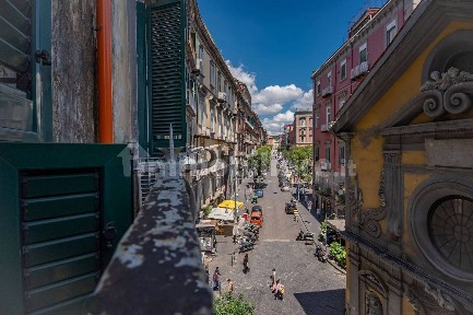 Napoli, Centro Storico, Piazza Vincenzo Bellini