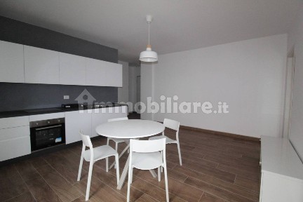 Bilocale via Merano 7, Borgo Roma, Verona