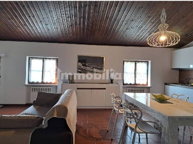 Trilocale ottimo stato, secondo piano, Centro, Pescantina