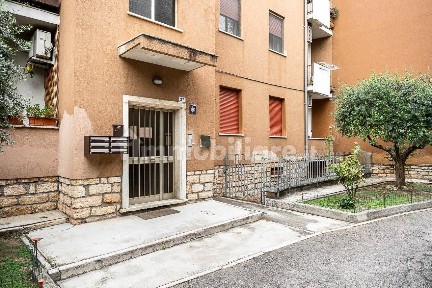 Appartamento buono stato, primo piano, Santa Croce, Verona
