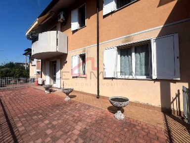 Bilocale ottimo stato, piano terra, Centro, Nogara