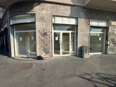 Locale commerciale in Vendita