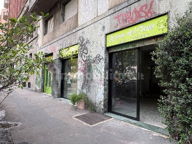 Milano, Porta Venezia, Viale Regina Giovanna, 30