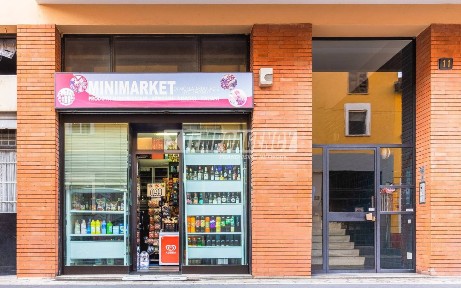 Locale commerciale in Vendita