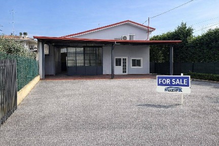 Desenzano del Garda, Via Colombare di Castiglione, 81