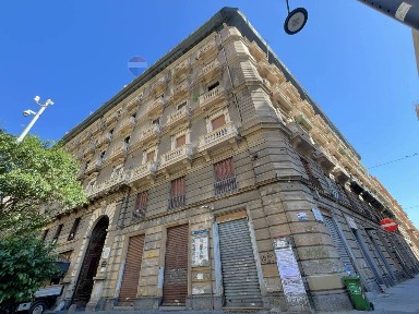 Napoli, Santa Lucia, Via Santa Lucia, 107