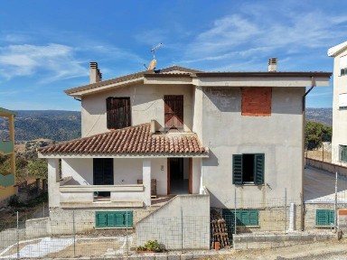 Nuoro, Via Gino Satta, 7