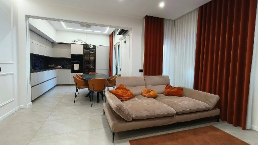 Napoli, Fuorigrotta, Via Redipuglia, 5