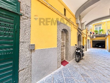 Napoli, Centro Storico, Via Santa Maria Di Costantinopoli, 84