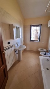 Villa a schiera via Grotta dell'Olmo, Licola Paese, Giugliano in Campania