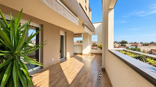 Attico via Alessandro Manzoni 15, Saronno