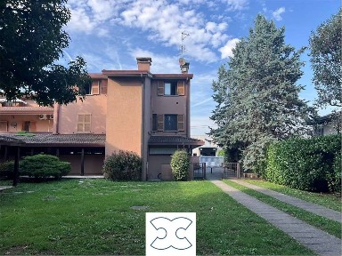 Gallarate, Arnate, via Achille Grandi, 2