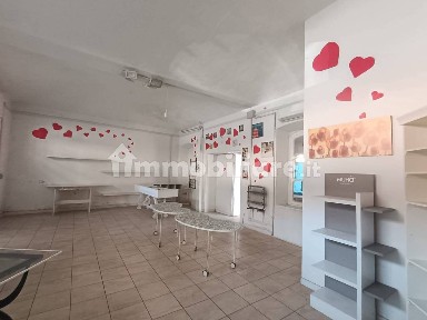 Locale commerciale in Affitto