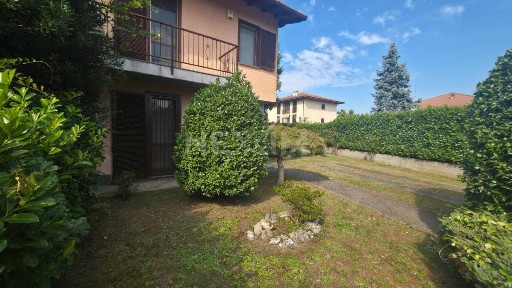 Villa bifamiliare via Strada Campagnate, Centro, San Genesio ed Uniti