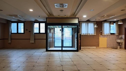 Locale commerciale in Affitto