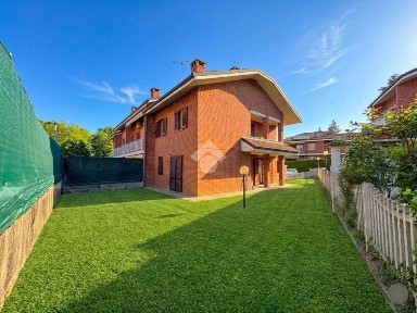 Villa a schiera via San Carlo 29, Centro, San Francesco al Campo
