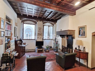 Quadrilocale via di San Niccolò, San Niccolò, Firenze