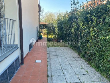 Villa a schiera via Matteo Civitali, Vittoria Apuana, Forte dei Marmi